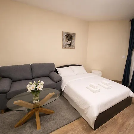 Niora 5 Apartment